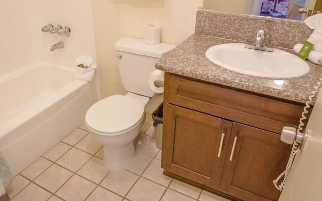California Suites Hotel
