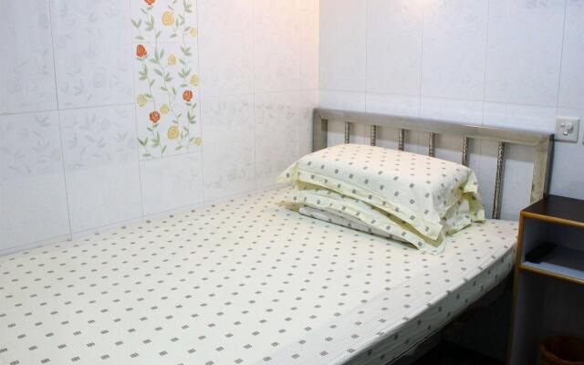 Pay-Less Guest House - Hostel