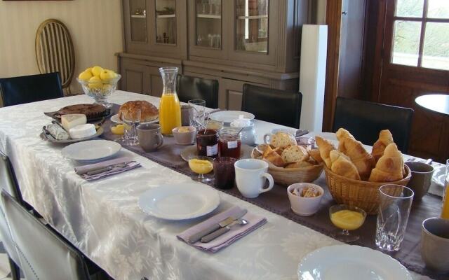 Le Manoir de la Guépière B&B