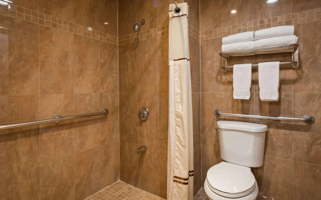 Best Western Plus Yosemite Way Station Motel