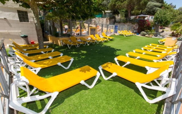 Camping Bungalows El Far