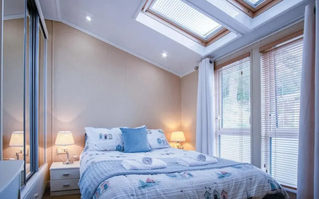 3 Manor Lodge - 2 Bedroom Lodge - Pendine