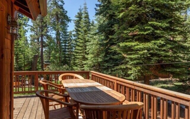 Estates Lodge Luxury Home By RedAwning