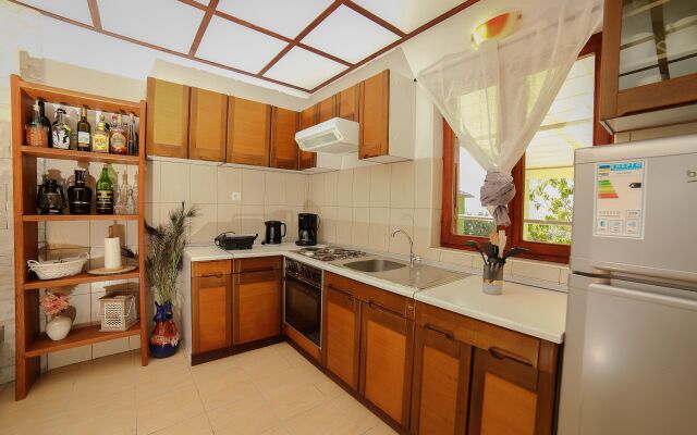 Holiday house Mario - with pool: Supetar, Island Brac