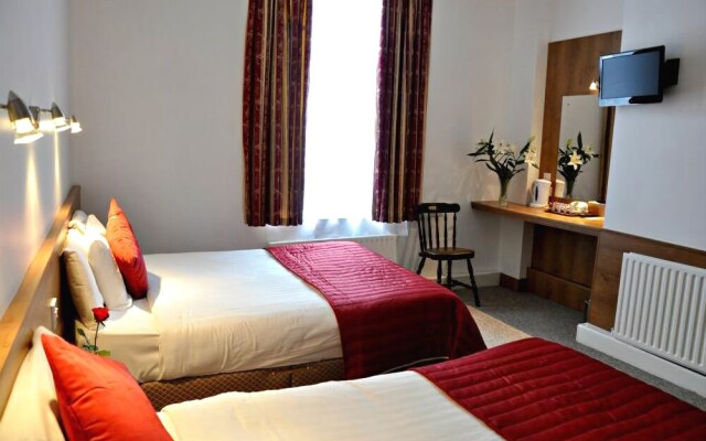 Maple Hotel