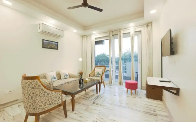 Modern City Service Apartment