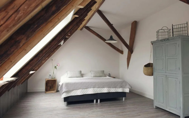 Cozy Apartment With Garden