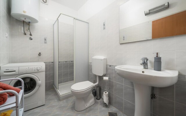 Beautiful Home in Vabriga With Jacuzzi, Wifi and 3 Bedrooms