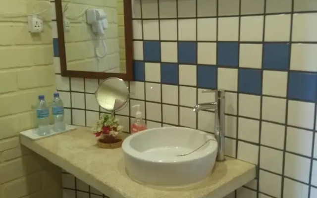 Simbamwenni Lodge and Camping