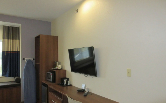 Quality Inn & Suites Caldwell I-77