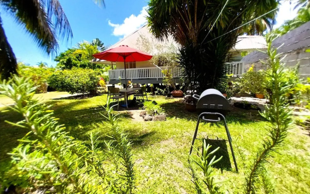 Tahiti - Fare Vainato Beach
