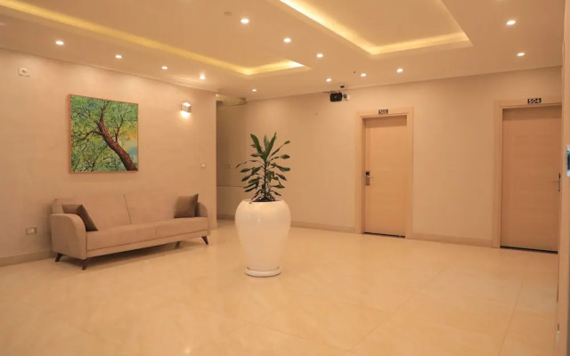 Eyana Hotel