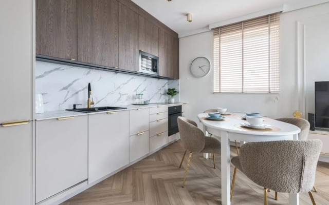 Horizon 170 Deluxe by Grand Apartments