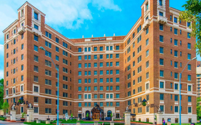 The Raphael Hotel, Autograph Collection