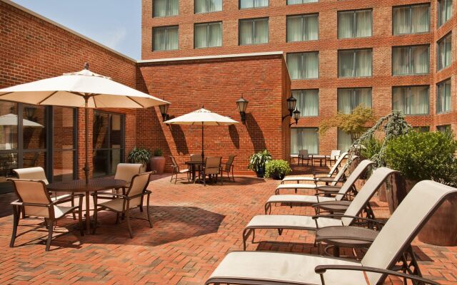 Sheraton Suites Old Town Alexandria