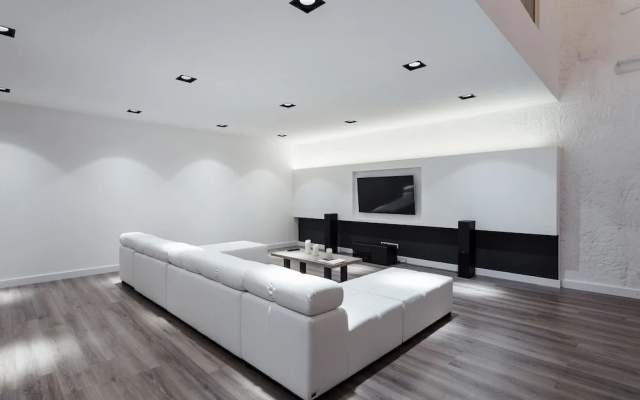 Апартаменты Royal, Приморский бул., 1