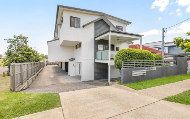 Close to Airport, Cafes, Train & Boondall Wetlands