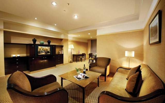 Pacific Regency Hotel Suites