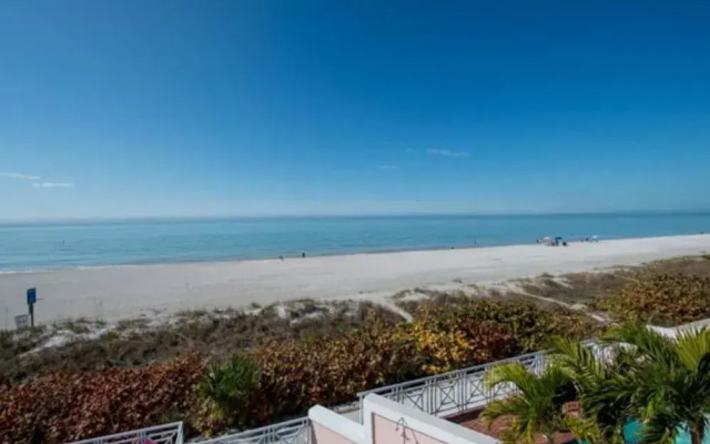 Luxury Beachfront Oasis With Private Pool - Btr 53777