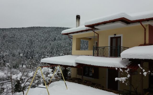 Guest house with view to Lake Plastira