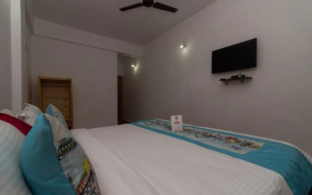 OYO 1044 Poornima Guest House