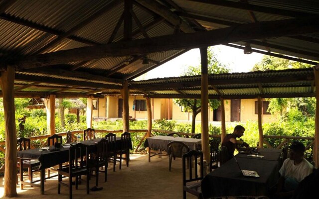 Bardia Kingfisher Resort