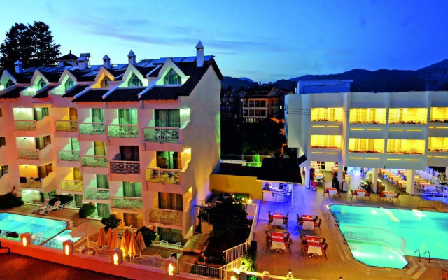 Blue Palace Hotel & Family