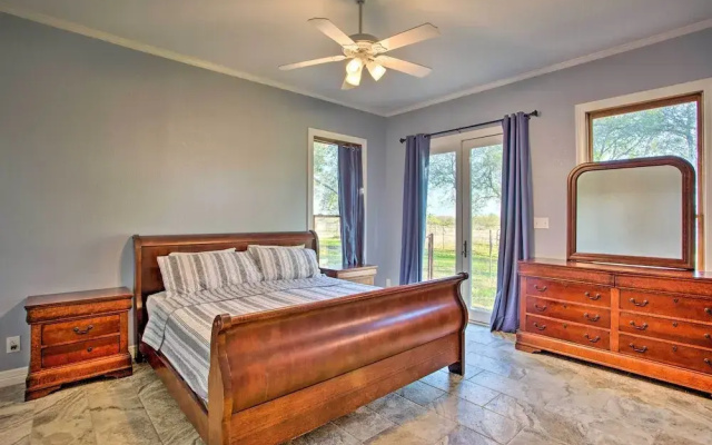 Charming Gainesville Retreat: Barn, Horses Welcome