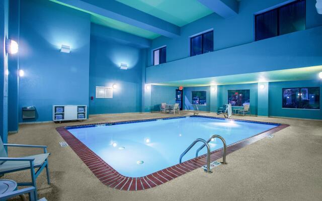 Holiday Inn Express Hotel & Suites Lewisburg, an IHG Hotel