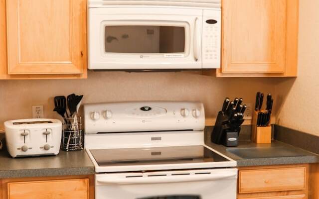 Clermont Pool Homes by RMG - Clear Creek