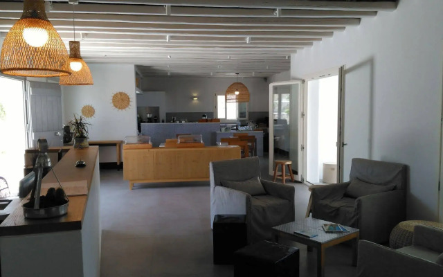 Milos Breeze Boutique Hotel
