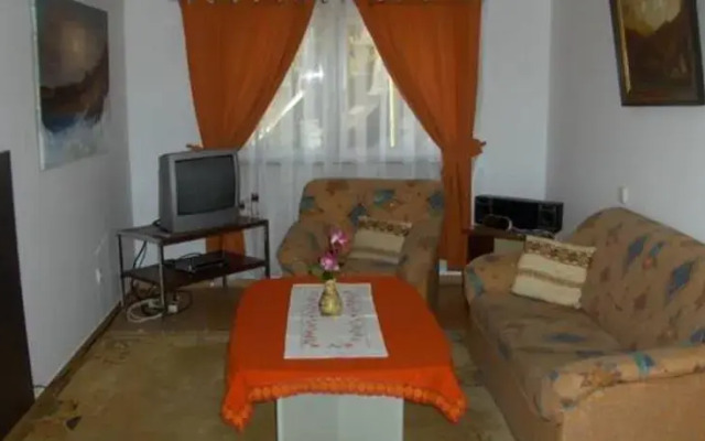 Fernanda House