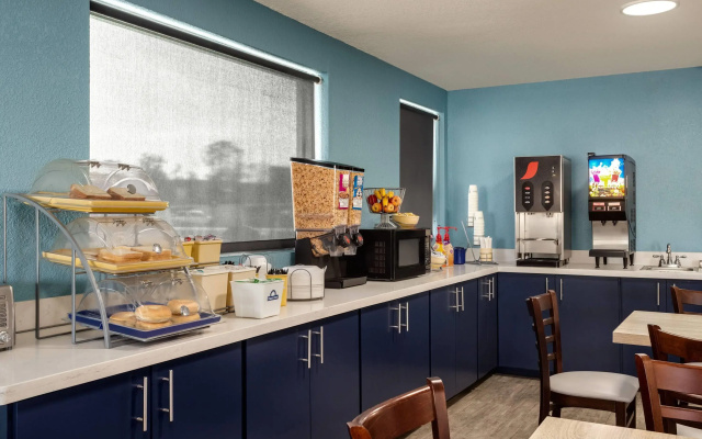 Days Inn by Wyndham Apopka/Orlando