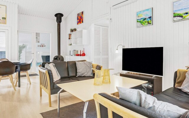 8 Person Holiday Home in Albaek