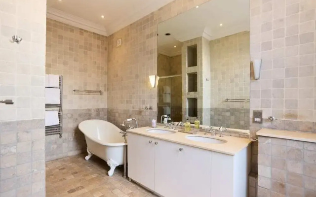 The Hampstead Getaway - Charming 5bdr Home With Conservatory