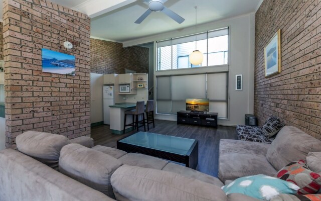 Bay Parklands, Townhouse 9, 2 Gowrie Avenue