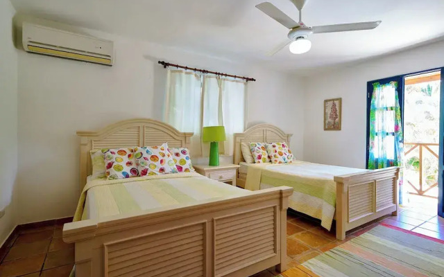 Beach Villa in El Portillo Sleeps 12