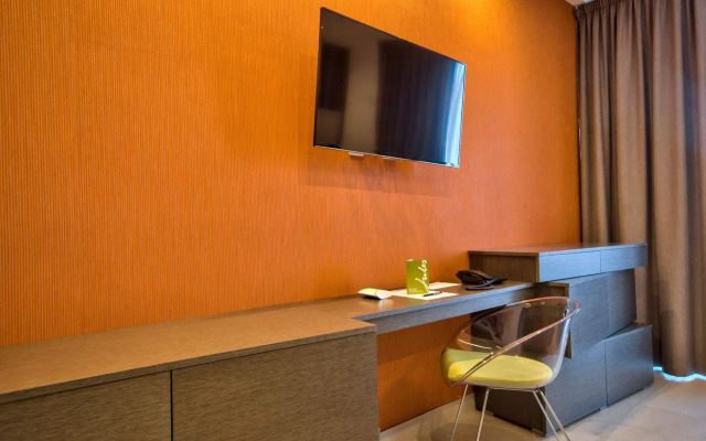 Jules Suites