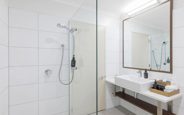 JetPark Hotel Hamilton Airport