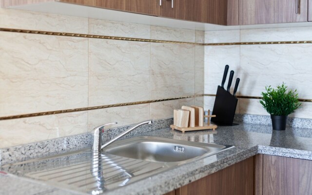 Maison Privee - Brand New Apt w/Lake Walkways, Clse to Beach