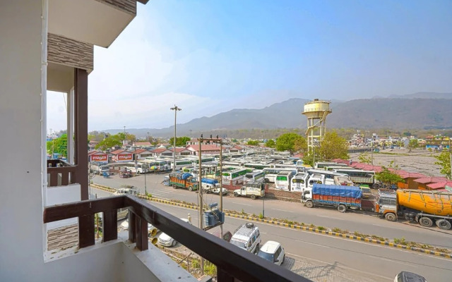 Hotel Paras Plaza