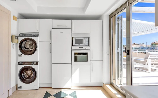 YOLO Spaces – Sotogrande Ocean View Penthouse