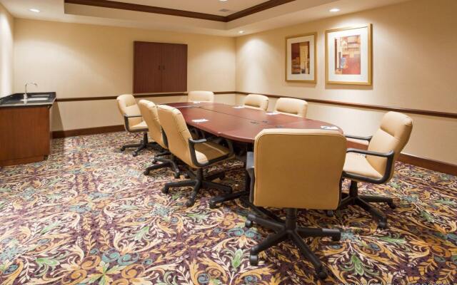 Staybridge Suites Milwaukee West-Oconomowoc by IHG