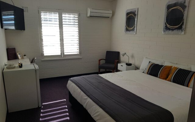 Morphett Arms Hotel