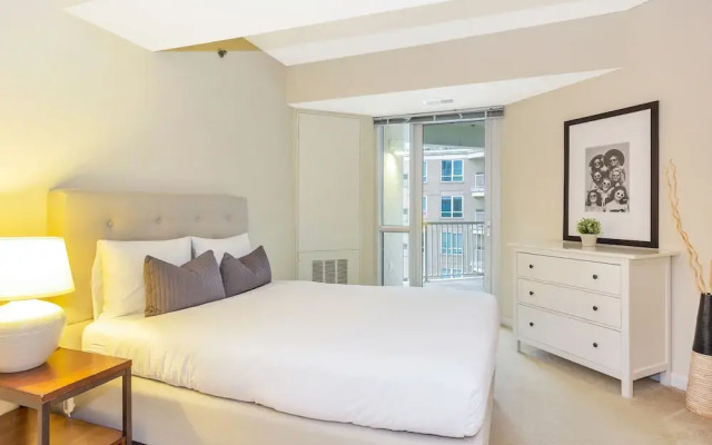 Dharma Home Suites JC at Exchange Place