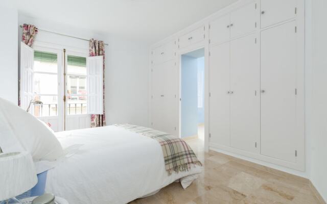 Bright & Spaious 2 BD Apartment Close to the Bullring Iris