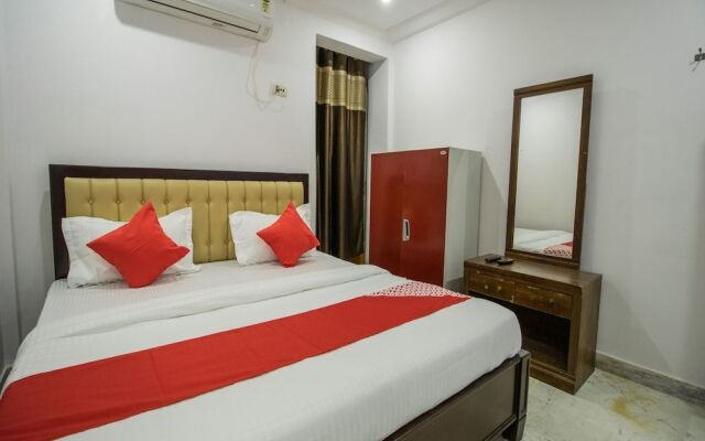 OYO 13251 Hotel Three Castles Deluxe
