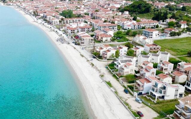 Elena First Line Beach House (2 Bedrooms 6 Guests)