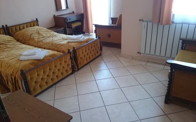 Hotel Happy