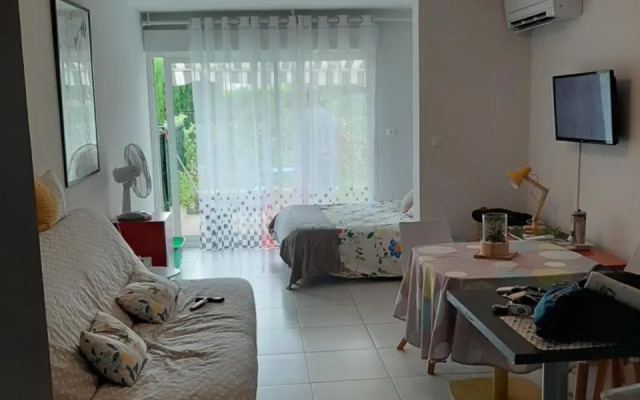 Studio avec jardinet